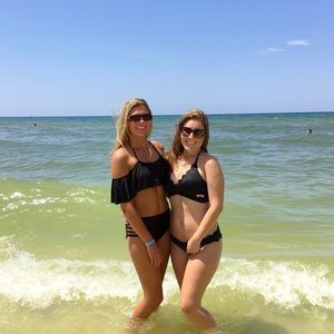 Meet your Posher, Devany